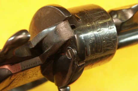 Hace unos días encontré por casualidad en una web extranjera un arma a la venta que hacía muchos años 100