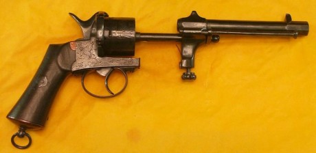 Hace unos días encontré por casualidad en una web extranjera un arma a la venta que hacía muchos años 111