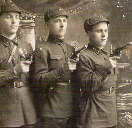 Hace unos días encontré por casualidad en una web extranjera un arma a la venta que hacía muchos años 60