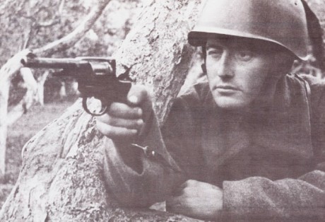 Hace unos días encontré por casualidad en una web extranjera un arma a la venta que hacía muchos años 81