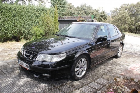 Vendo precioso Saab 95 Turbo Aero negro de 250cvs. Increíble aceleración. Perfecto estado por dentro y 12
