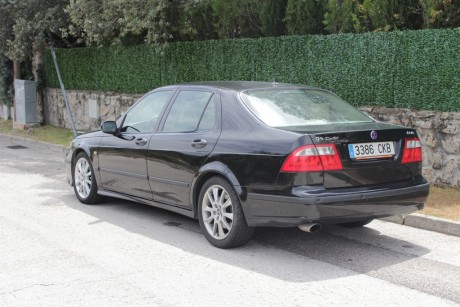 Vendo precioso Saab 95 Turbo Aero negro de 250cvs. Increíble aceleración. Perfecto estado por dentro y 21
