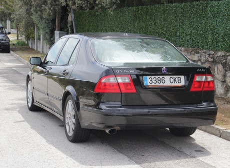 Vendo precioso Saab 95 Turbo Aero negro de 250cvs. Increíble aceleración. Perfecto estado por dentro y 20