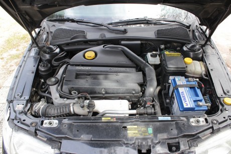 Vendo precioso Saab 95 Turbo Aero negro de 250cvs. Increíble aceleración. Perfecto estado por dentro y 40
