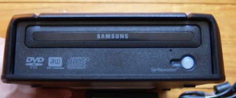 Hola compañeros, vendo esta grabadora externa SAMSUNG TS-E552U, está como nueva, usada 2 veces, sin golpes 12