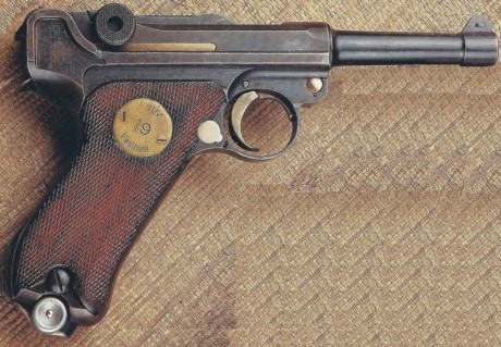 Hace unos días encontré por casualidad en una web extranjera un arma a la venta que hacía muchos años 150