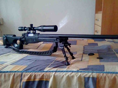 Se trata de una replica de airsoft. Se que es la seccion de A/C pero es tan interesante que creí conveniente 30