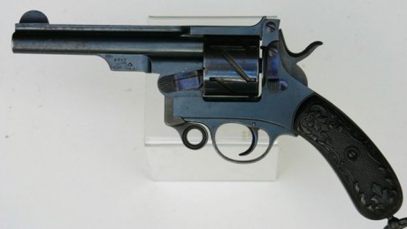 Hace unos días encontré por casualidad en una web extranjera un arma a la venta que hacía muchos años 20