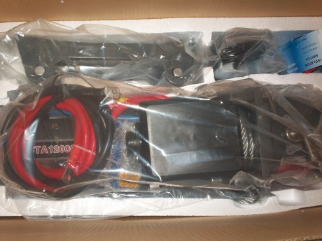 vendo winch de 12v marca blanca de champion,de 12000lb (5400kg) de arrastre,viene completo con 30m de 01