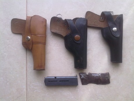 Hola vendo estas tres fundas usadas de STAR SI o similares usadas.
Precio 30 euros las tres, mas envio.
Cargador 00