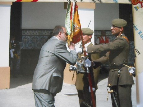  http://www.ejercito.mde.es/gl/agenda/2012/04/1543.html 

no digo na..........

y 90