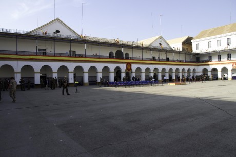  http://www.ejercito.mde.es/gl/agenda/2012/04/1543.html 

no digo na..........

y 111
