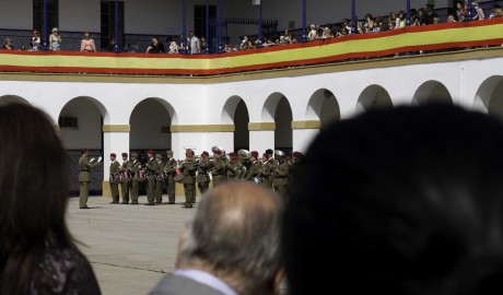  http://www.ejercito.mde.es/gl/agenda/2012/04/1543.html 

no digo na..........

y 152