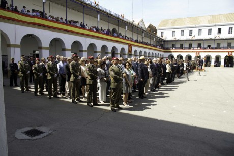  http://www.ejercito.mde.es/gl/agenda/2012/04/1543.html 

no digo na..........

y 20