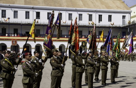  http://www.ejercito.mde.es/gl/agenda/2012/04/1543.html 

no digo na..........

y 171