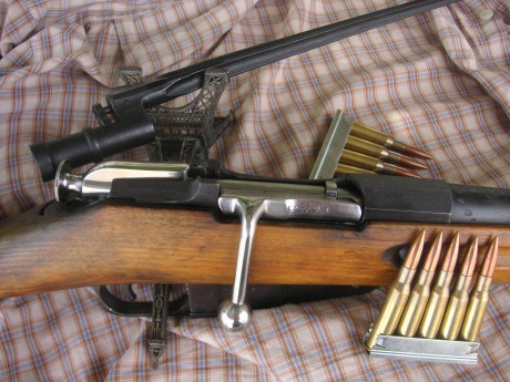 El Mosin-Nagant ..
es un rifle militar accionado por cerrojo, con cargador de cinco proyectiles, que 90