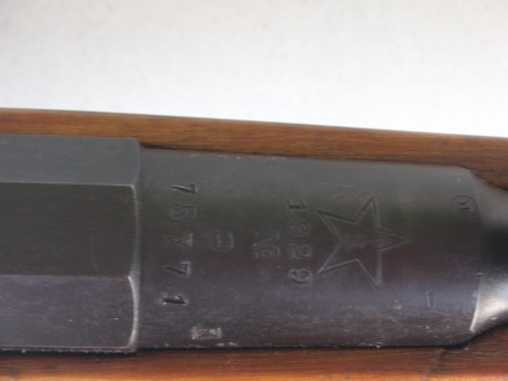 El Mosin-Nagant ..
es un rifle militar accionado por cerrojo, con cargador de cinco proyectiles, que 140