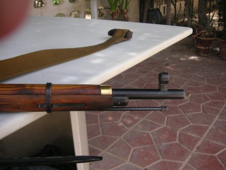 El Mosin-Nagant ..
es un rifle militar accionado por cerrojo, con cargador de cinco proyectiles, que 150