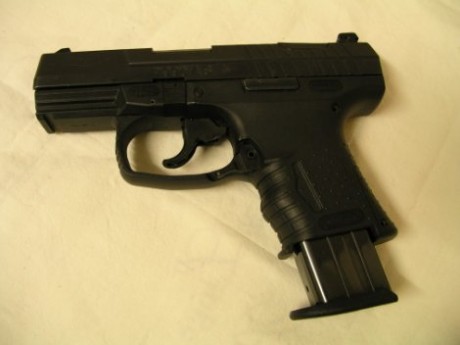   Hola compañer@s!

Como con otras armas de marcas y tipos reconocidos se viene haciendo, abro este hilo 171