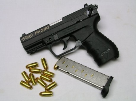   Hola compañer@s!

Como con otras armas de marcas y tipos reconocidos se viene haciendo, abro este hilo 00