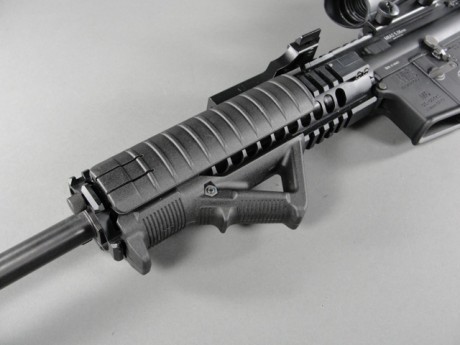 Pues como dice el titulo del post, estoy buscando un grip delantero para el mp15-22 y dudo entre estos 00