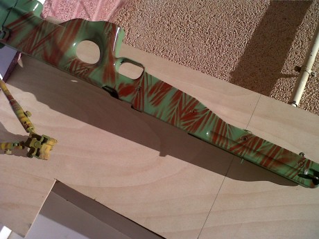 Aquí enriquezco el asunto con unas imagenes de armas pintadas por mi. Si alquien quiere información sobre 61