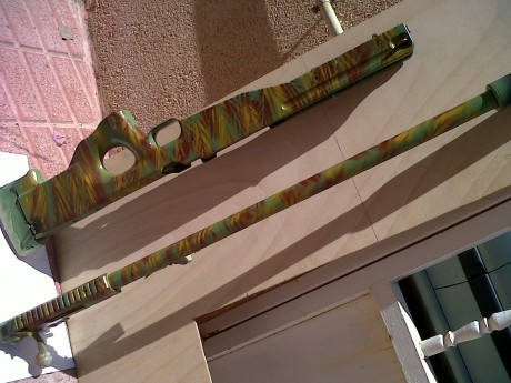 Aquí enriquezco el asunto con unas imagenes de armas pintadas por mi. Si alquien quiere información sobre 60