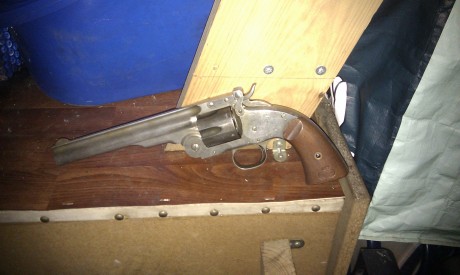 Saludos amigos!...ando muy tentado con hacerme con uno de los revolveres Schofield de UBERTI en .45LC..quisiera 30