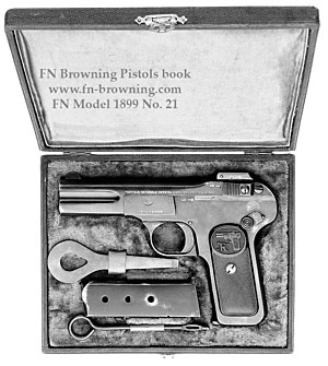Pues eso, alguno me podíais orientar sobre qué año se fabricó una FN Browning, modelo 1900, con nº de 90
