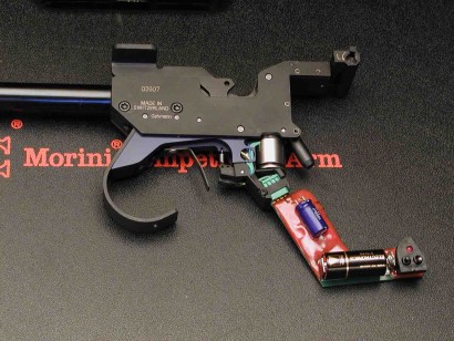 Vendo sistema electrónico para empuñadura zurda de la Pistola Libre Morini CM 84 E. Adjunto imagen del 01