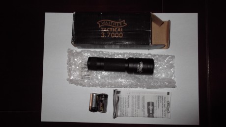 Vendo esta Linterna de xenon de la prestigiosa fábrica Walther, y sin estrenar. produce una potencia lumínica 02