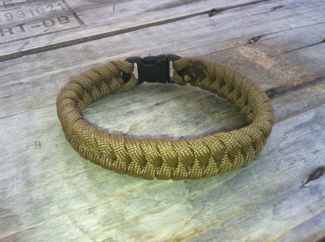 Pulseras de paracord con cierres de plástico de momento negro o coyote brown.
precio de las grandes Ranger 10