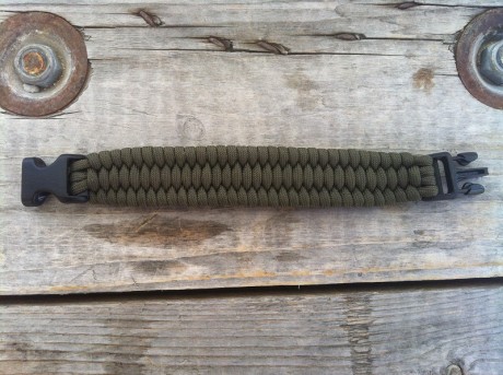 Pulseras de paracord con cierres de plástico de momento negro o coyote brown.
precio de las grandes Ranger 22