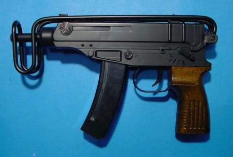 Hace unos días encontré por casualidad en una web extranjera un arma a la venta que hacía muchos años 00