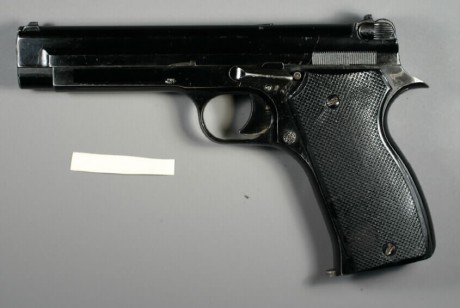 Hace unos días encontré por casualidad en una web extranjera un arma a la venta que hacía muchos años 62
