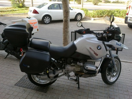Buenas vendo una bmw 1150 gs es del año 2001 lleva puños con calefacción, abs, suspensión regulable, tres 12
