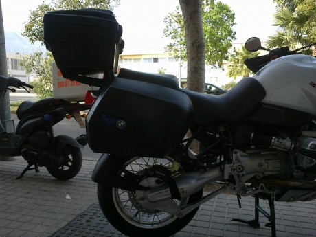 Buenas vendo una bmw 1150 gs es del año 2001 lleva puños con calefacción, abs, suspensión regulable, tres 11