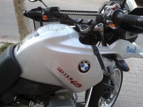 Buenas vendo una bmw 1150 gs es del año 2001 lleva puños con calefacción, abs, suspensión regulable, tres 21