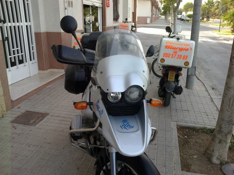 Buenas vendo una bmw 1150 gs es del año 2001 lleva puños con calefacción, abs, suspensión regulable, tres 41