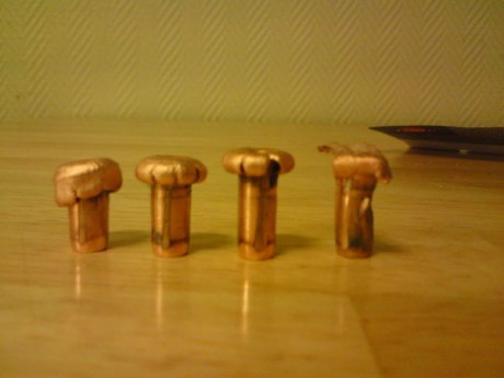 He estado haciendo unos inventillos con puntas de caza.
 He cogido una orix de 180gr del cal.30 , q es 130
