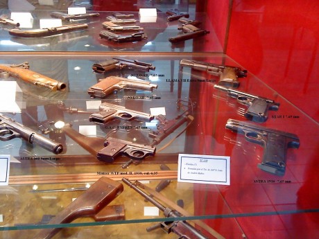 Hace unos días encontré por casualidad en una web extranjera un arma a la venta que hacía muchos años 11
