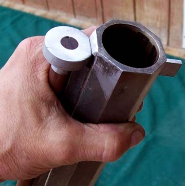 Una curiosidad ¿cual es el rifle de mayor calibre que se puede conseguir en España? 

Saludos cordiales. 142