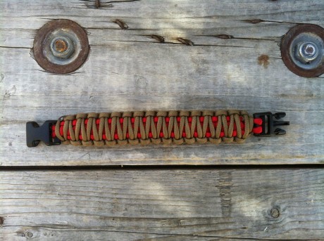 Pulseras de paracord con cierres de plástico de momento negro o coyote brown.
precio de las grandes Ranger 70