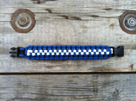 Pulseras de paracord con cierres de plástico de momento negro o coyote brown.
precio de las grandes Ranger 90