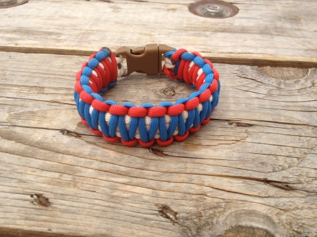 Pulseras de paracord con cierres de plástico de momento negro o coyote brown.
precio de las grandes Ranger 110