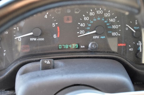 Vendo Jeep Wrangler Sport 2.5 - 121 cv, matriculado en Diciembre del 98, en muy buen estado, I. T. V. 11