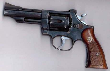 Hola compañero teneis por casualidad el despiece completo de este revolver,por que lo encuentro en la 00