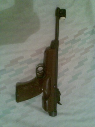 Por fin!!! despues de tener guardada esta pistola por 15 años desarmada, porque asi me la regalaron, encontre 02