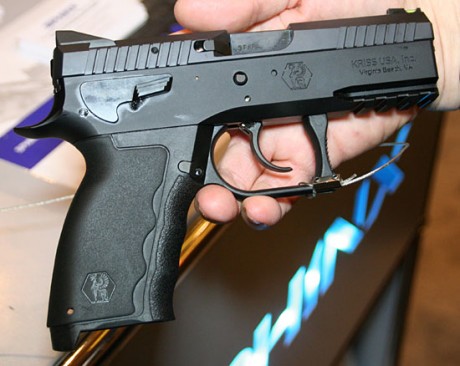 Nueva creación que parece interesante.
https://www.sphinxarms.com/

Modelo:
https://www.sphinxarms.com/press/files/Sphinx%20-%20SDP%20Line%20-%20Add%20-%20A4.pdf

https://www.pitchengine.com/sphinxarms/introducing-the-sphinx-sdp-compact-pistol

https://youtu.be/r24hxb2y3MI
 10