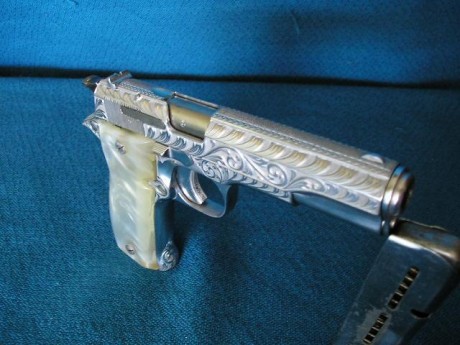 Hola a todos. Un amigo tiene un "juguete" precioso. Se trata de una STAR S SUPER BURILADA y 111